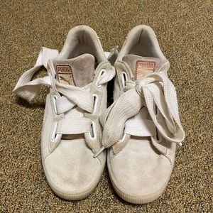Women’s PUMA suede sneaker US 10